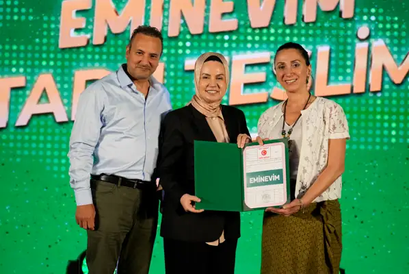 Eminevim'den temsili tapu teslim töreni