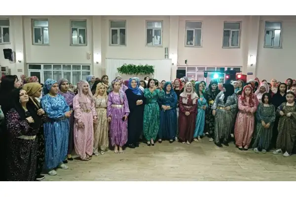 Yöresel Kıyafetler Şarkikaraağaç’ı salladı