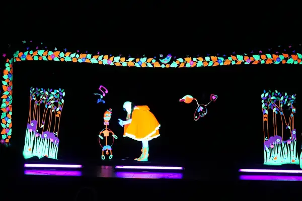 Maltepe'de “Islık Çalan Kırmızı Başlıklı Kız” adlı tiyatro oyunu sahnelendi