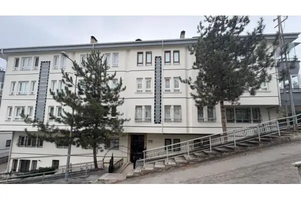 Ankara Çankaya’da hasarlı bina boşaltıldı