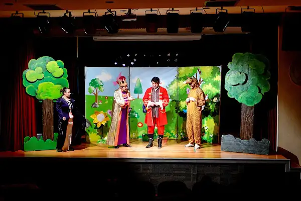 Bornova’da çocuklar için tiyatro etkinlikleri düzenlendi