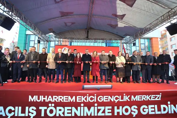 Saruhanlı’da gençlik ve sosyal belediyecilik projeleri hizmete açıldı