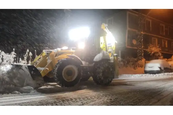 Bir günde 457 mahalle yolu ulaşıma açıldı