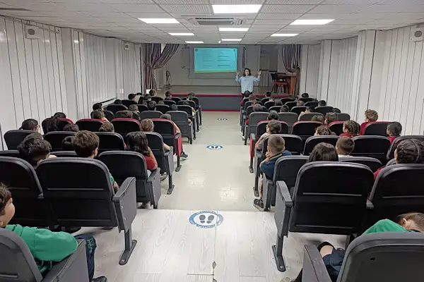 Yenimahalle’de öğrencilere sıfır atık ve iklim değişikliği eğitimi verildi
