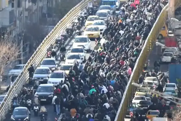 Trump: Protestocuların öldürülmesi durumunda İran'a karşılık vermeye hazırız