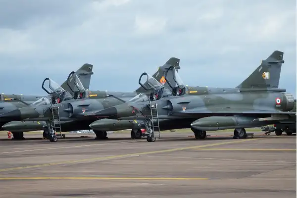 ABD, Katar üssündeki askeri hareketliliğini artırdı