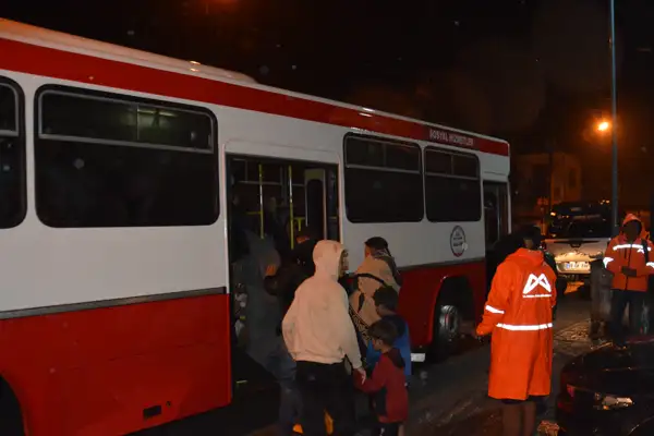 Mersin’deki su baskınında mahsur kalan tarım işçileri tahliye edildi 