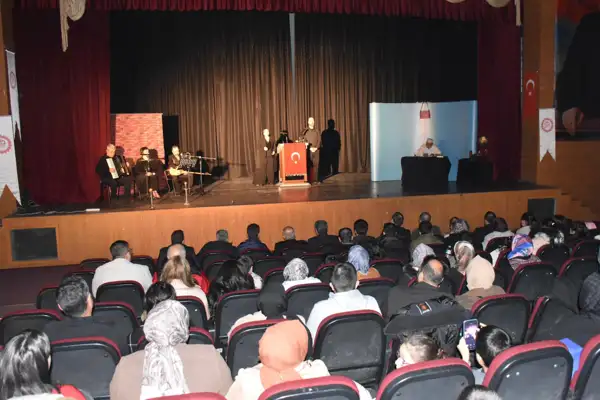 Siirt’te “Bizim Akif” oyunu sahnelendi 