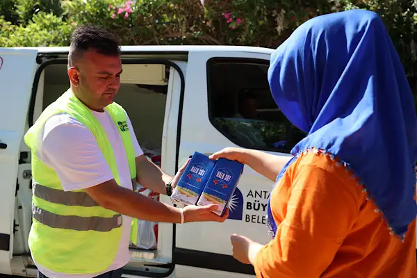 Antalya’da 1 yılda 773 bin litreyi aşkın süt desteği sağlandı