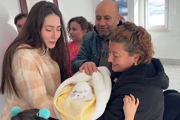 Geçici Koruyucu Aile modelinin 100’üncü bebeği, ailesine kavuştu