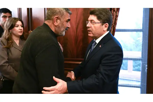 Adalet Bakanı Yılmaz Tunç, Rojin Kabaiş’in ailesiyle görüştü