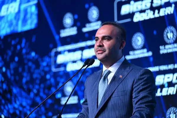 Kacır, Uluslararası Uzay Federasyonu Genel Sekreteri Feichtinger ile görüştü 