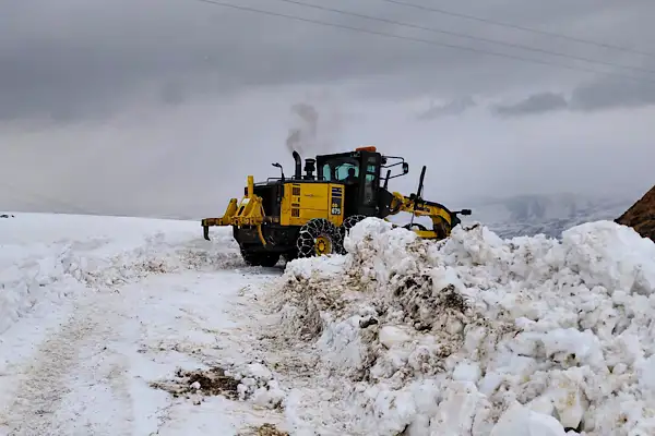 Diyarbakır’da 6 ilçede 319 kilometre yol ulaşıma açıldı