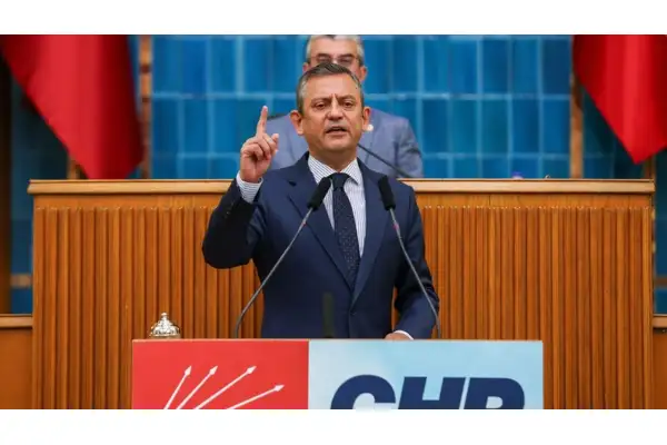 CHP lideri Özel: Darbeye teslim olmayacağız