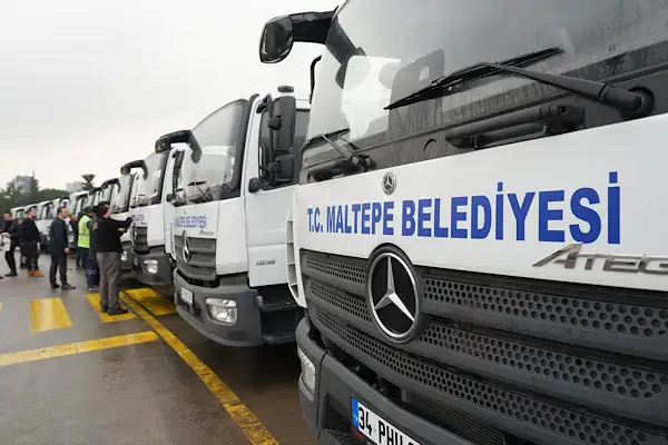 Maltepe Belediyesi'nin temizlik filosu 40 yeni araçla yenilendi