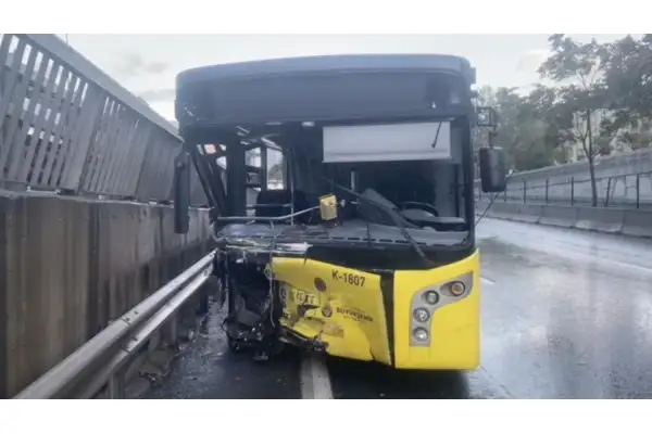 Beykoz’da iki İETT otobüsü çarpıştı: 7 yaralı