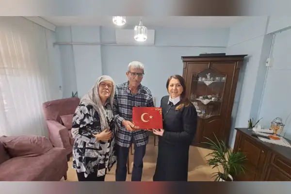 İzmit Belediyesi, gazilere ziyaretlerini sürdürüyor