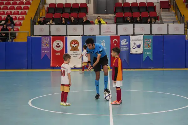 9. Geleneksel Mini Minikler Futsal Şenliği başladı 