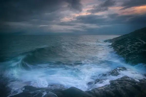 Fırtına nedeniyle İstanbul’da deniz ve hava ulaşımı aksadı