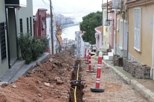 Konak'ta dört mahallede doğal gaz çalışmaları başladı