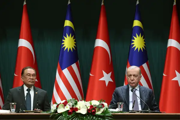 Cumhurbaşkanı Erdoğan'dan Malezya Başbakanı İbrahim'e Cumhuriyet Nişanı