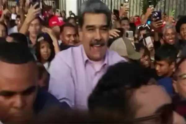 İsviçre, Maduro ile bağlantılı tüm varlıkları dondurdu