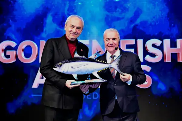 Başkan Mesut Kocagöz’e ''Golden Fish Awards'' ödülü verildi