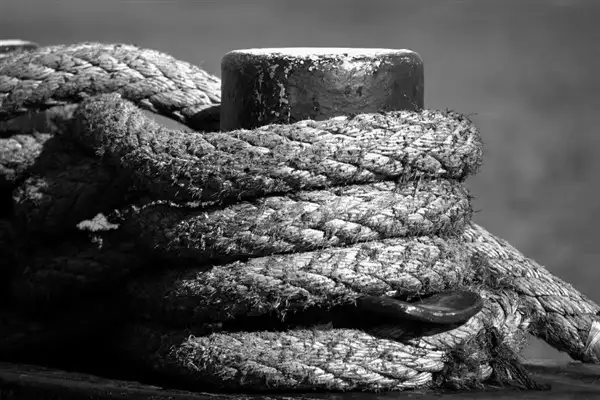 Ahırkapı’da arızalanan gemi güvenli bölgeye alındı