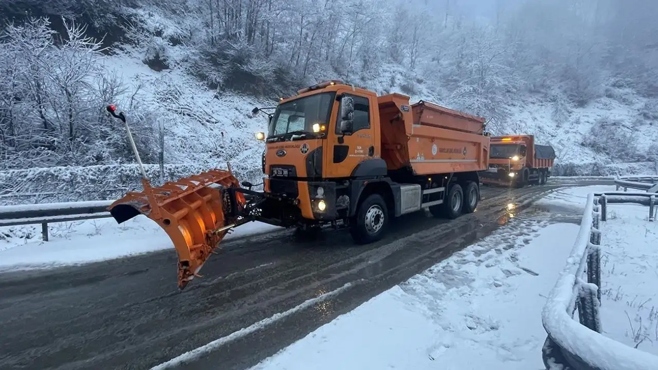 Kar nedeniyle kapanan Sivas–Kayseri kara yolu yeniden ulaşıma açıldı