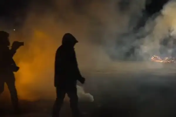 Trump, İsyan Yasası'nı kullanmakla tehdit etti