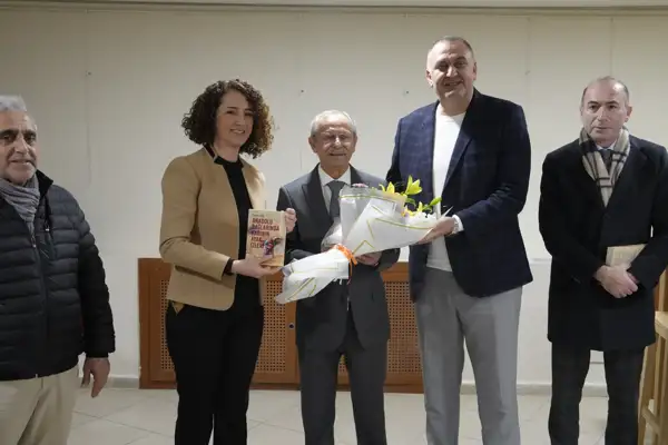 Eğitimci ve yazar Osman Ünal, Kartal'da okurlarıyla buluştu