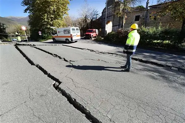 Meksika'da depremde iki kişi öldü