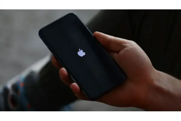 Apple’dan Siri hamlesi: Yapay zeka sohbet botuna dönüşüyor