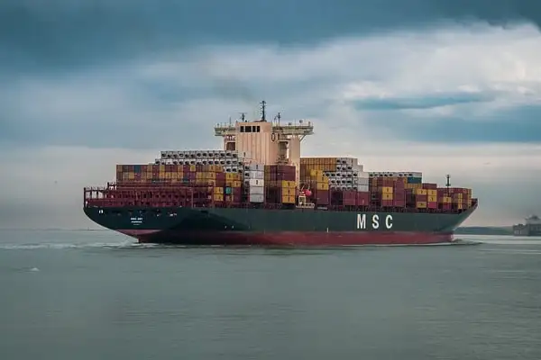 Çanakkale Boğazı'dan geçen konteynır gemisi makine arızası yaşadı