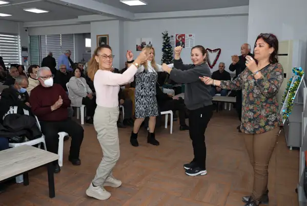 Büyükşehir Emekli Evlerinde yeni yıl coşkusu