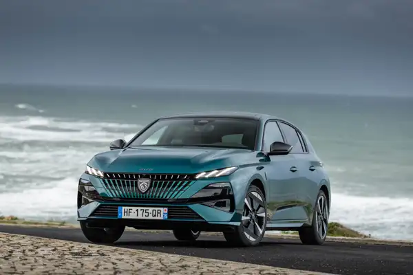 Yeni PEUGEOT 408’in dünya prömiyeri Brüksel Otomobil Fuarı’bda yapılacak