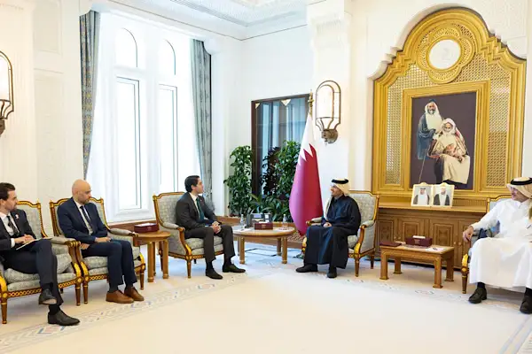 Katar Başbakan ve Dışişleri Bakanı  Al Sani, ABD DFC CEO’su Black ile görüştü