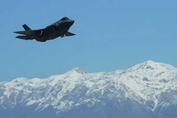 ABD Hava Kuvvetlerine ait bir savaş uçağı Japonya kıyılarında kayboldu