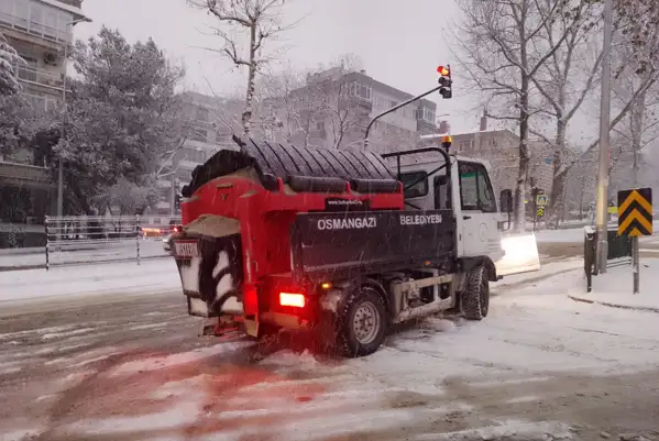 Osmangazi Belediyesi’nden karla mücadele çalışması