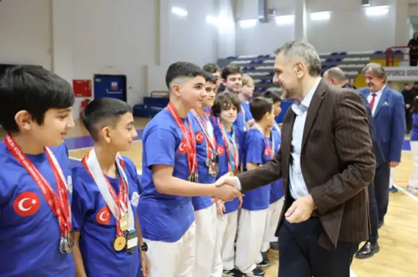 Başkan Vekili Akın’dan sporculara tam destek