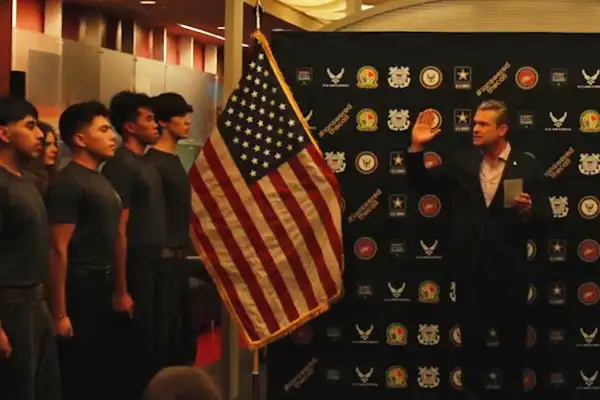 Hegseth, Los Angeles’ta yeni askerlerin yemin törenine katıldı