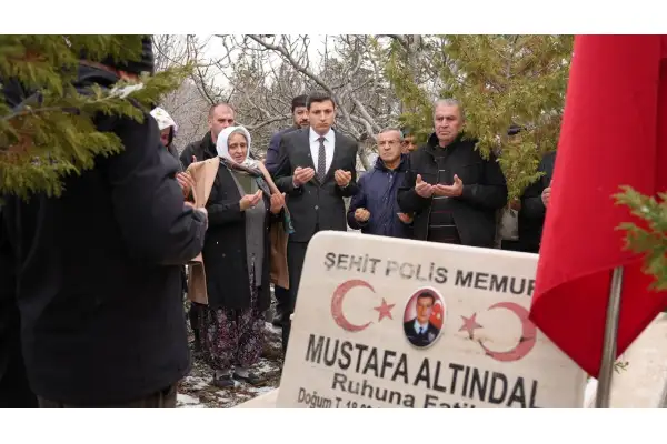 Kaymakam şehit kabrine ve ailesine ziyarette bulundu