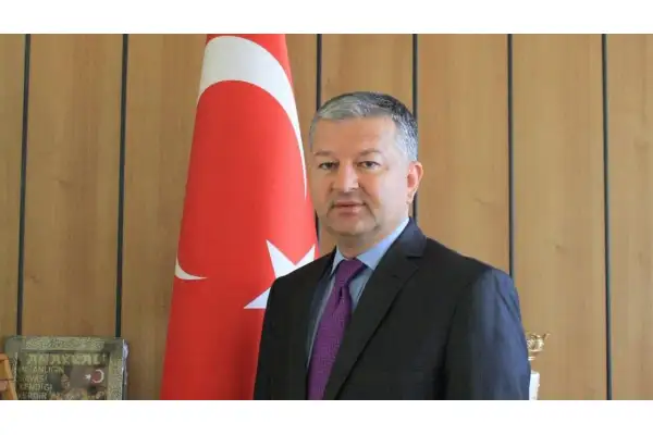 Vali Murat Duru’dan anlamlı çağrı: Çiçek yerine öğrencilere destek