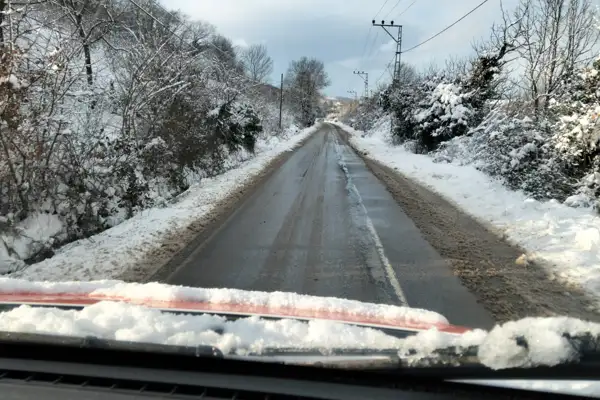 İstanbul'da kar yağışına karşı çalışmalar sürdürülüyor