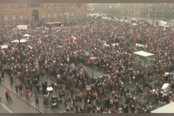Danimarka'da binlerce kişi Trump'ın Grönland'ı ele geçirme tehditlerini protesto etti