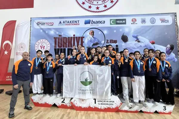 Osmangazi Belediyespor Karate Takımından madalya