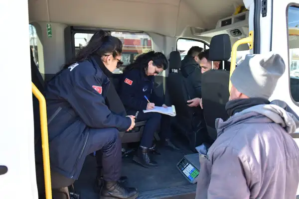 Kepez’de seyyar satıcı ve dilencilere yönelik operasyon 