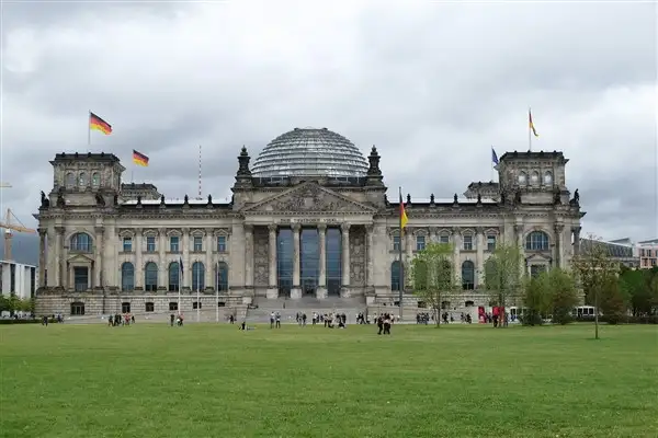 Almanya Dışişleri Bakanı Wadephul’dan İranlı yetkililere çağrı 