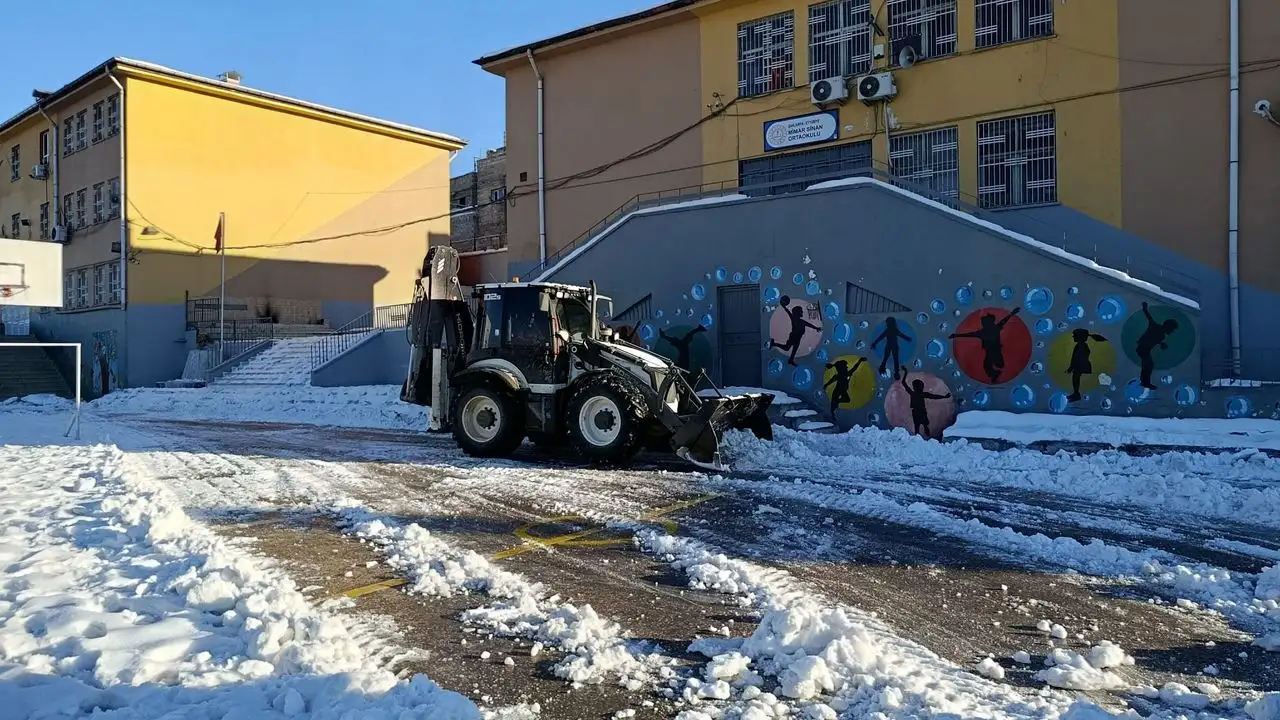 Eyyübiye'de okullar ve sokaklar eğitime hazır