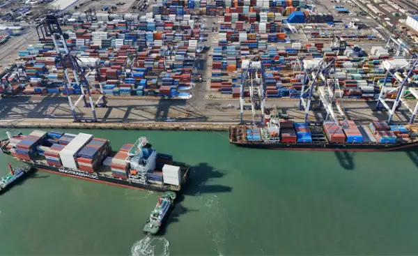 Çin’in dış ticaret hacmi 2025’te rekor tazeledi